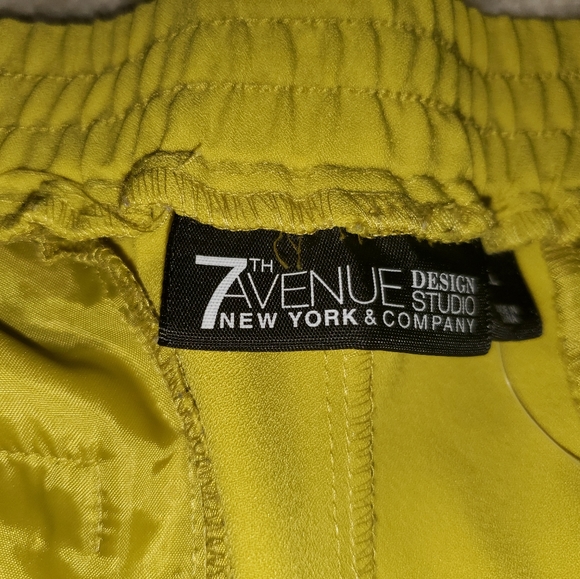 Shorts - Picture 3 of 3